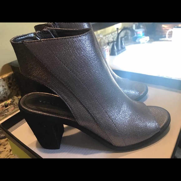 Shoes - Picture 4 of 5